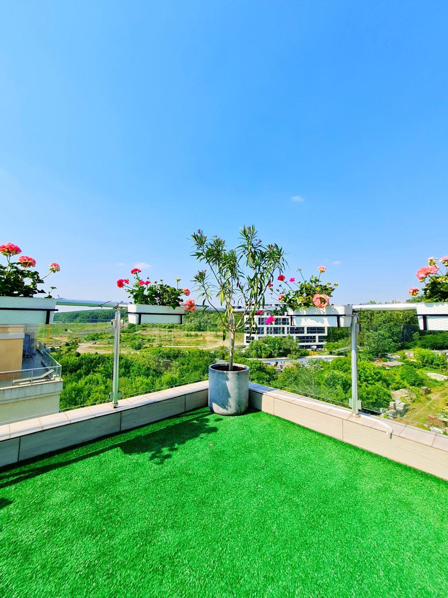 Penthouse View Aeroport Iasi 2 Apartment Ngoại thất bức ảnh