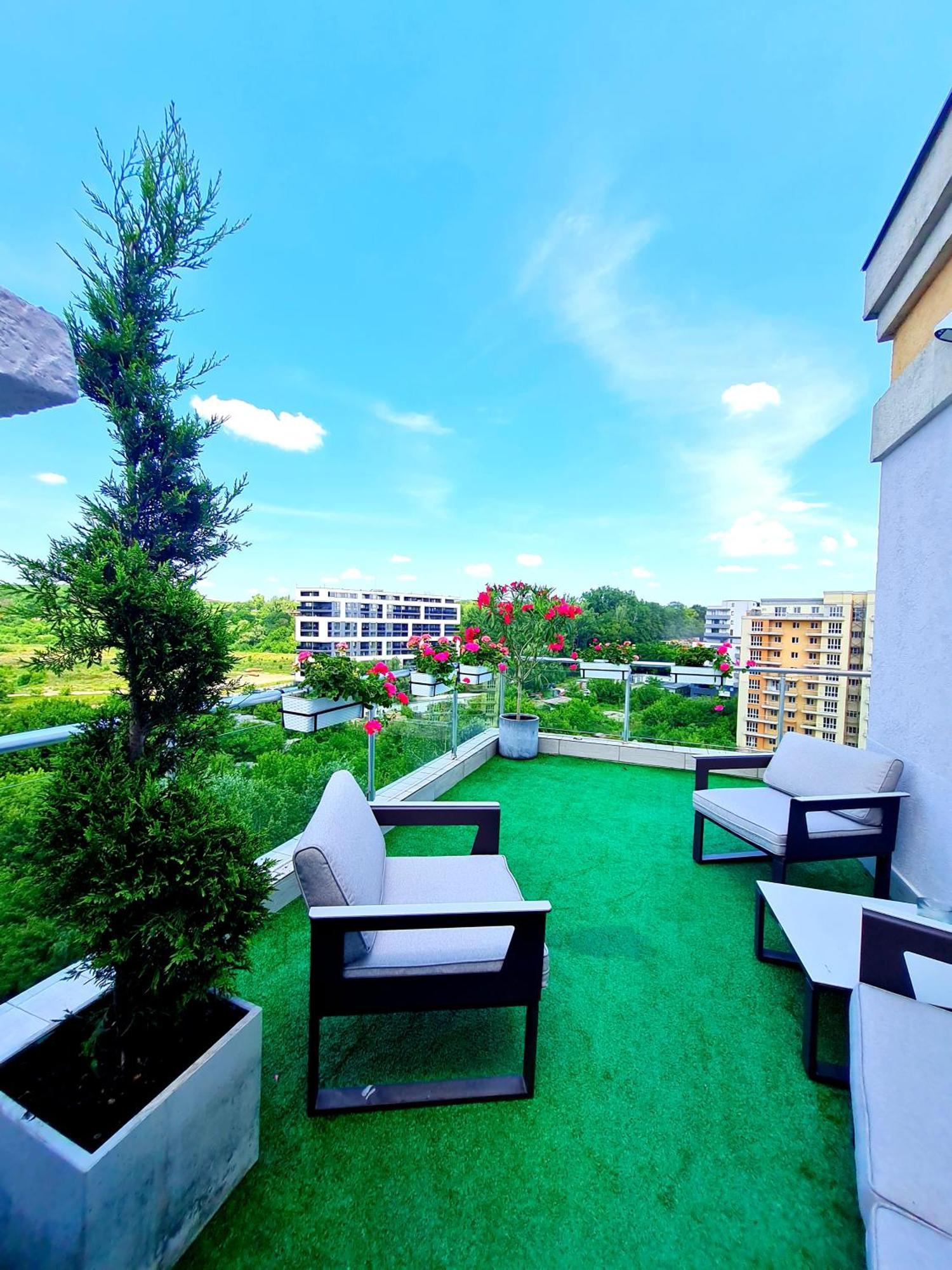 Penthouse View Aeroport Iasi 2 Apartment Ngoại thất bức ảnh